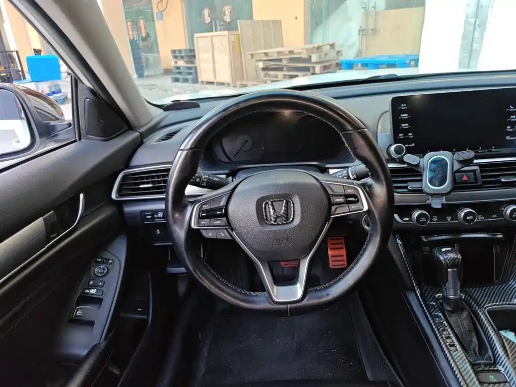 Honda Accord 2018 — фото 3