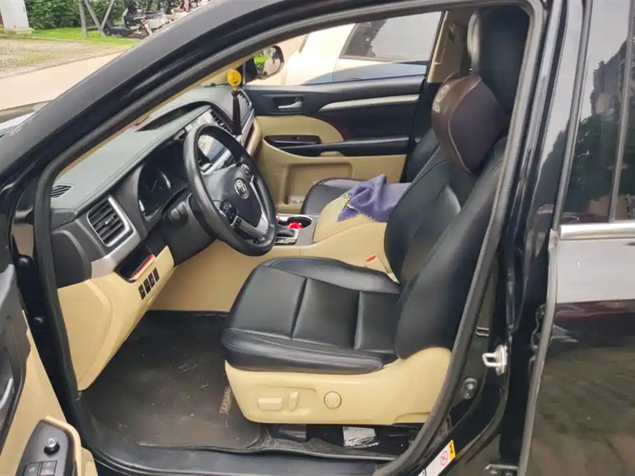 Toyota Highlander 2018 — фото 9