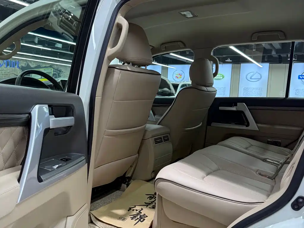 Toyota Land Cruiser 2015 — фото 11