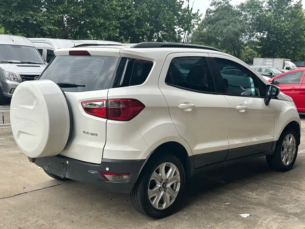Ford Ecosport 2016 — фото 9