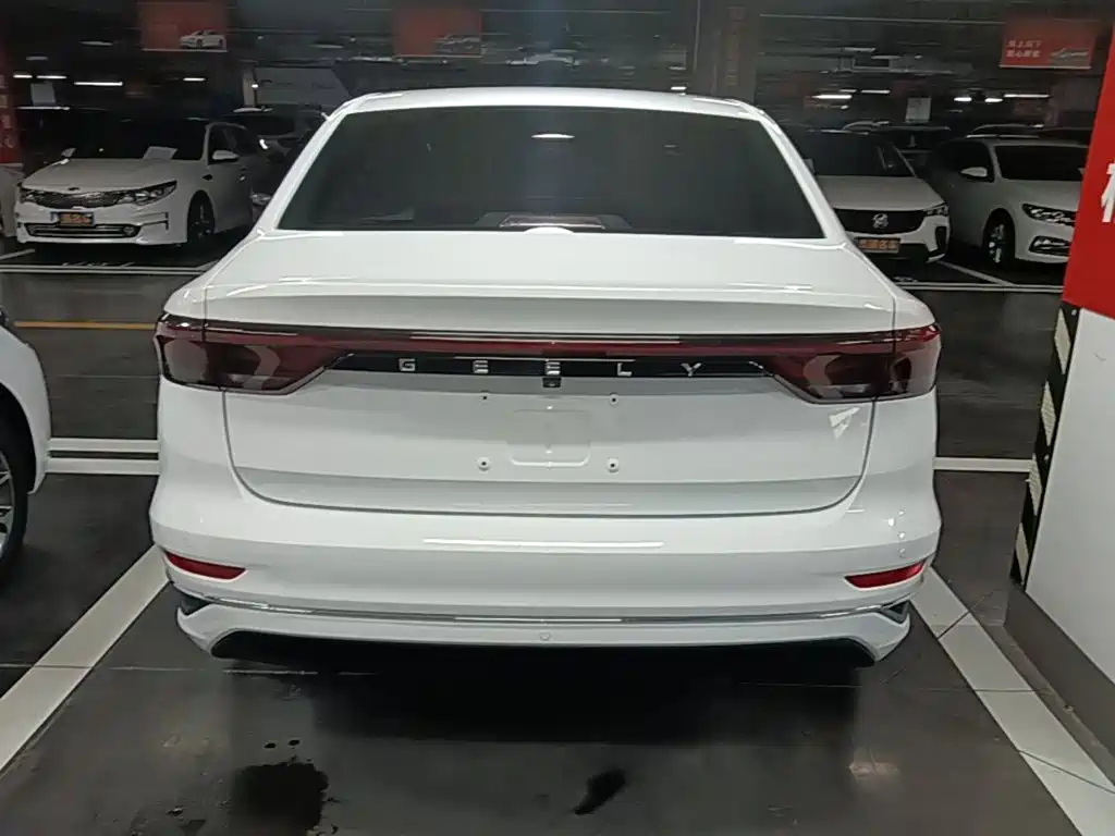 Geely Emgrand 2023