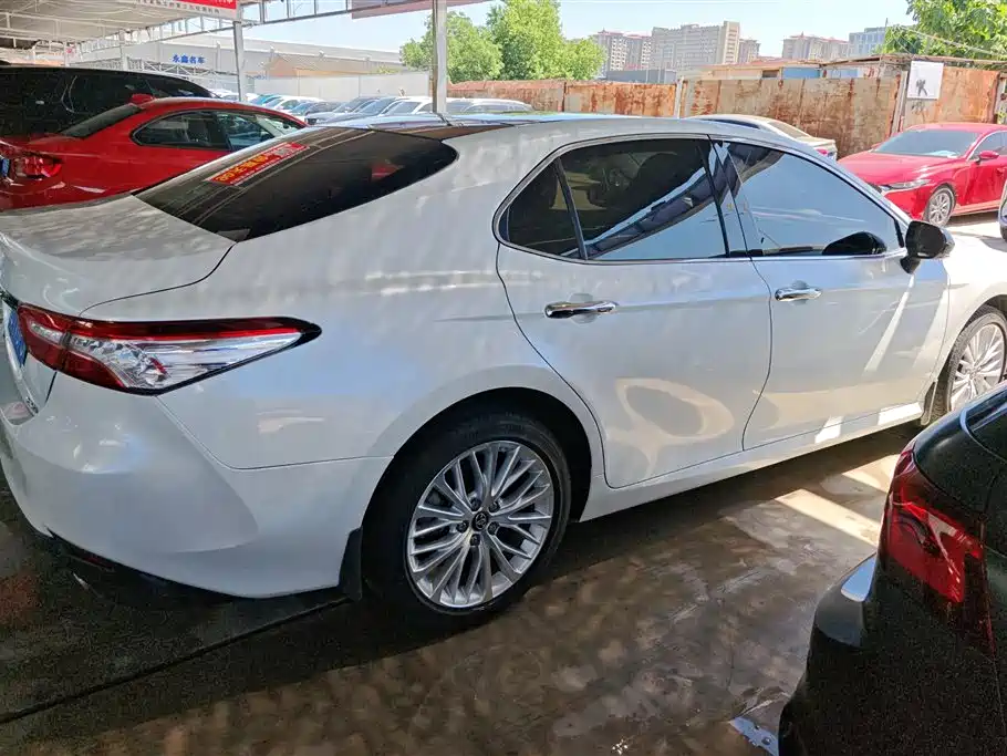 Toyota Camry 2020 — фото 3