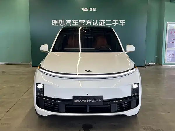 Li Auto L8 2025