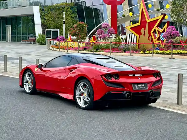 Ferrari F8 2022