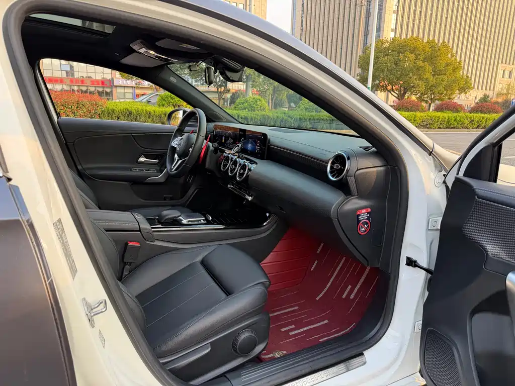 Mercedes-Benz A-Class 2021 — фото 10