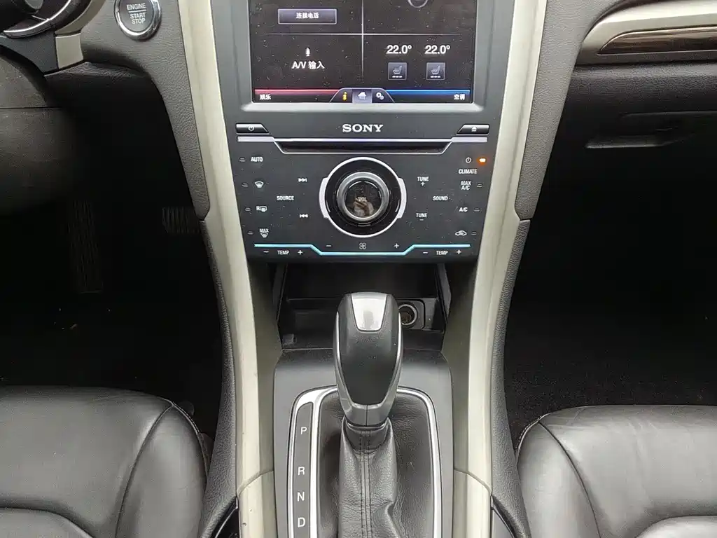 Ford Mondeo 2014 — фото 10