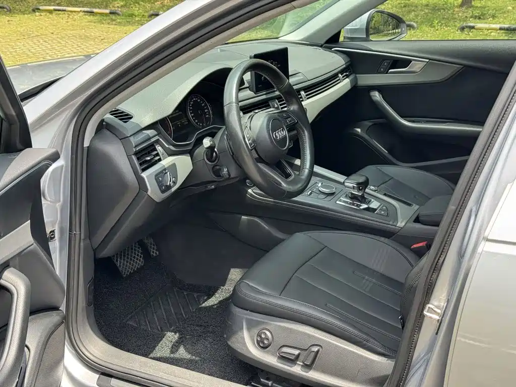 Audi A4L 2016