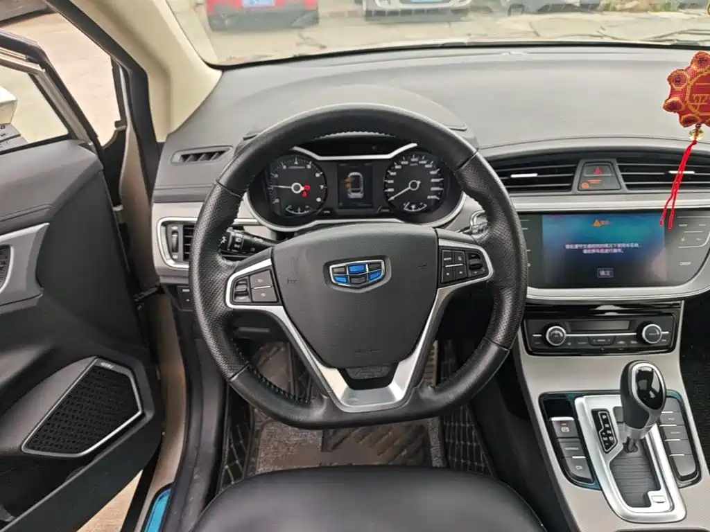 Geely Emgrand GS 2018 — фото 11