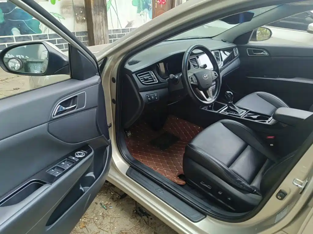 Hyundai Mistra 2015 — фото 16