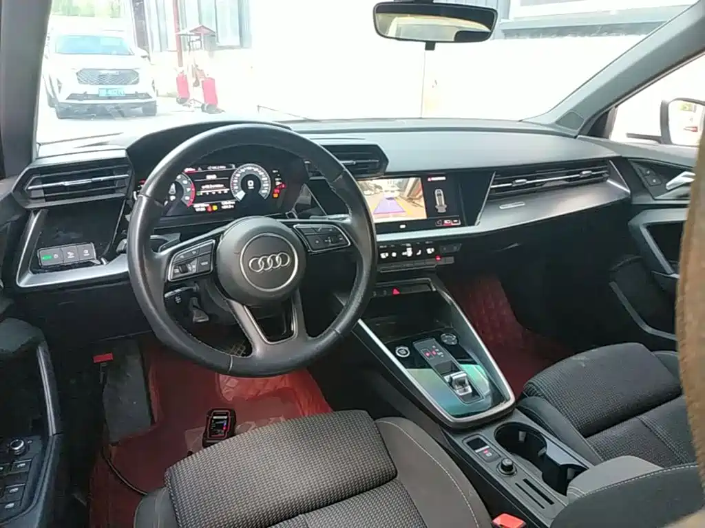 Audi A3 2023 — фото 10