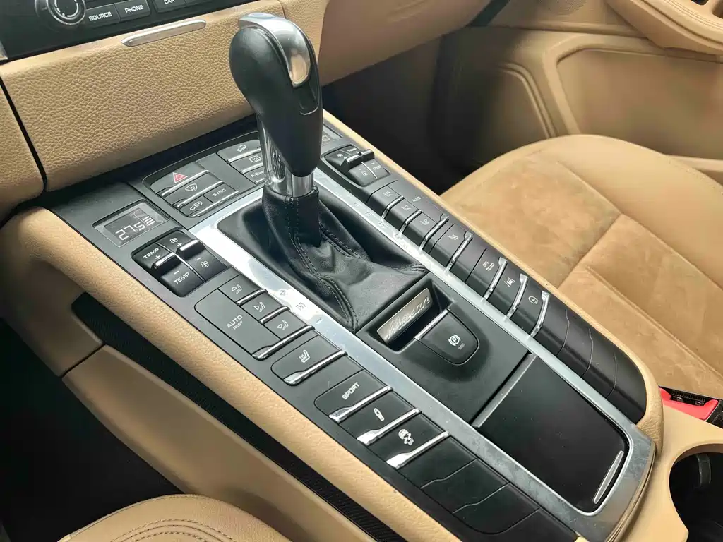 Porsche Macan 2016 — фото 12