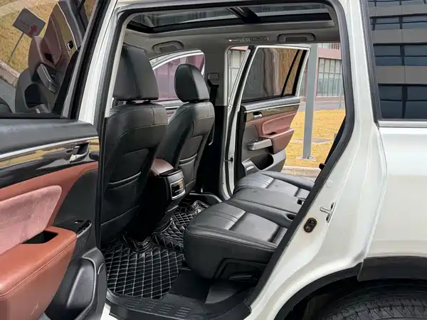 GAC Trumpchi GS8 2017