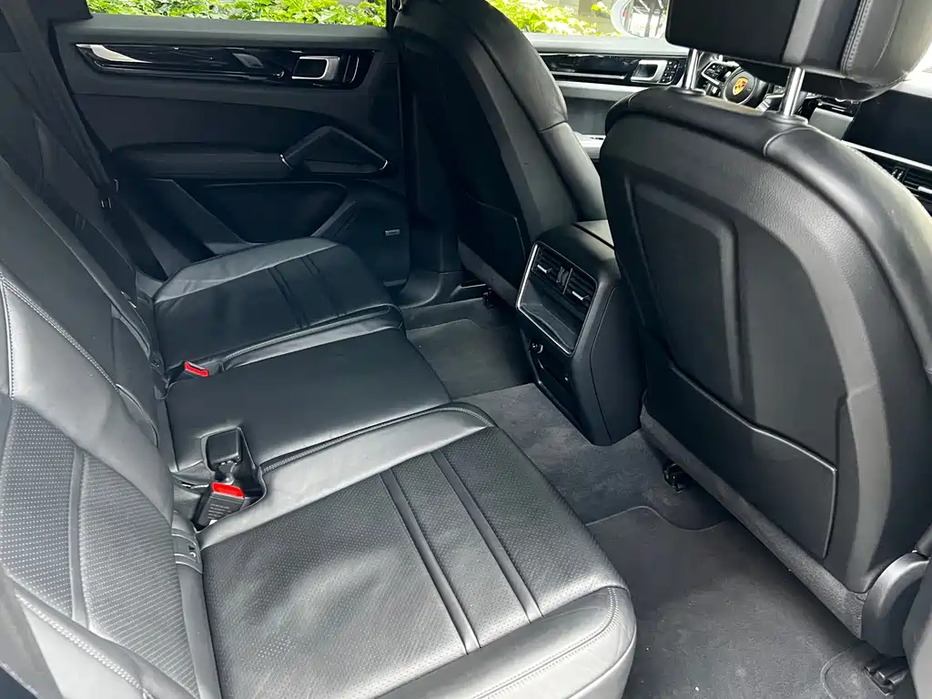 Porsche Cayenne 2018 — фото 16