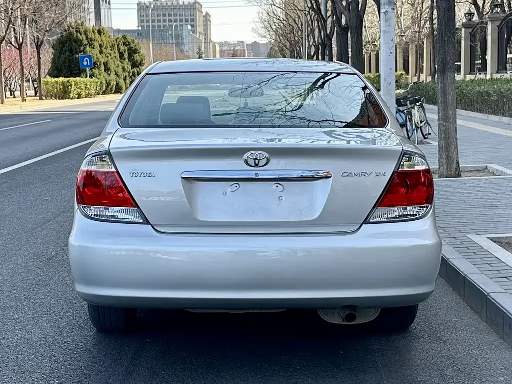 Toyota Camry 2005 — фото 16