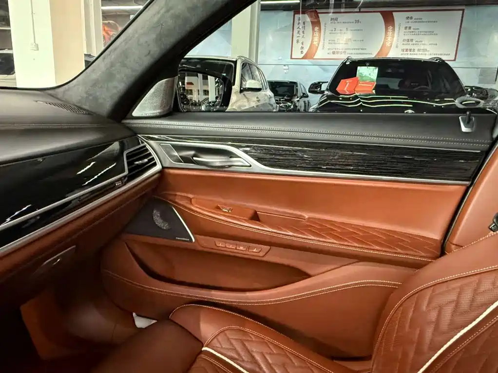BMW 7 Series 2021 — фото 19