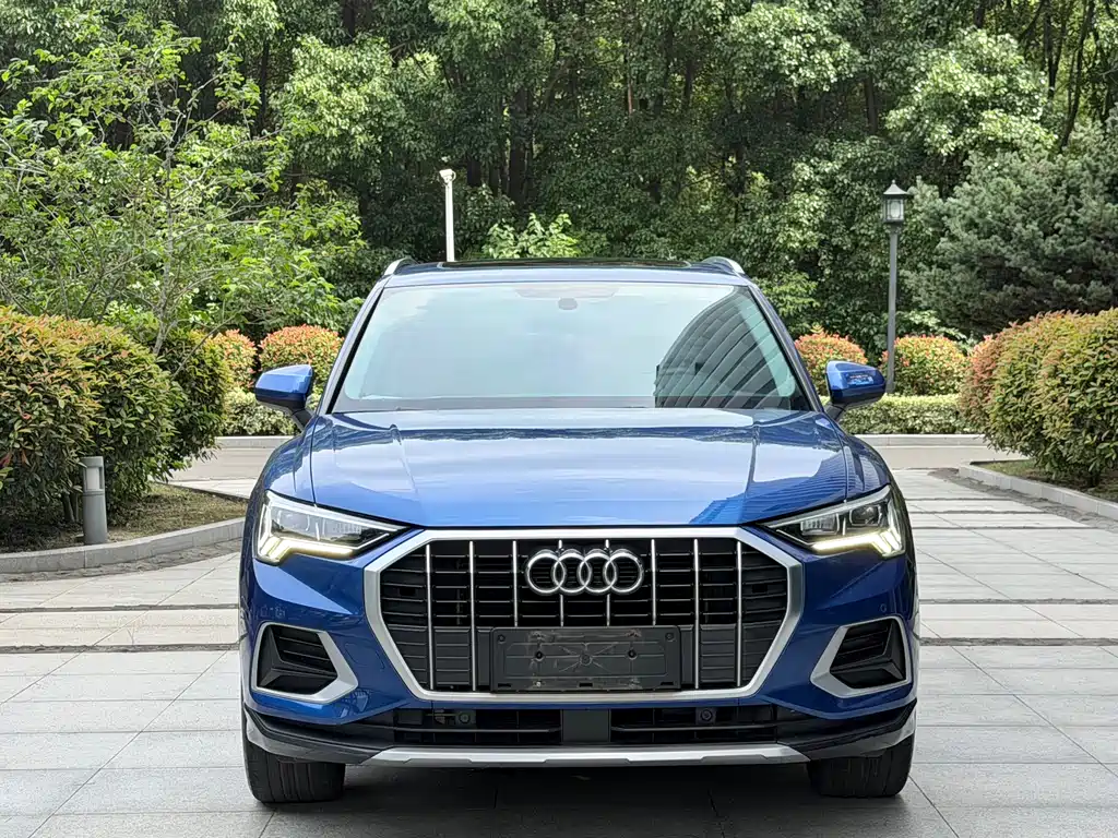 Audi Q3 2019 — фото 1
