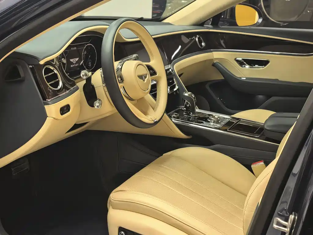 Bentley Flying Spur 2022 — фото 13