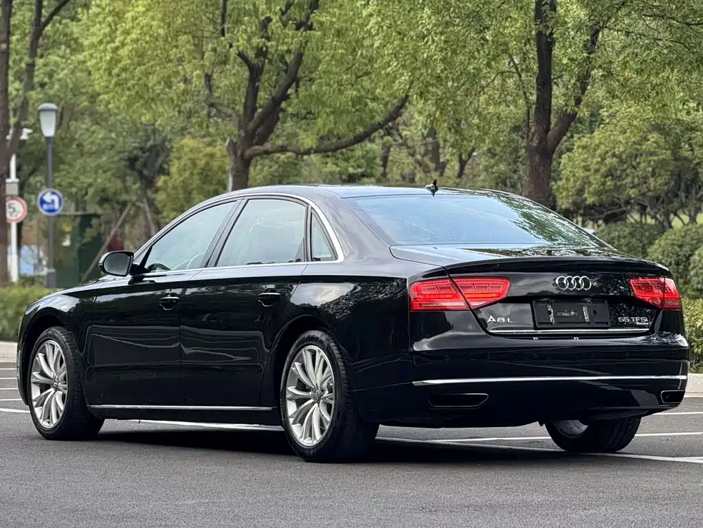 Audi A8 2013 — фото 4