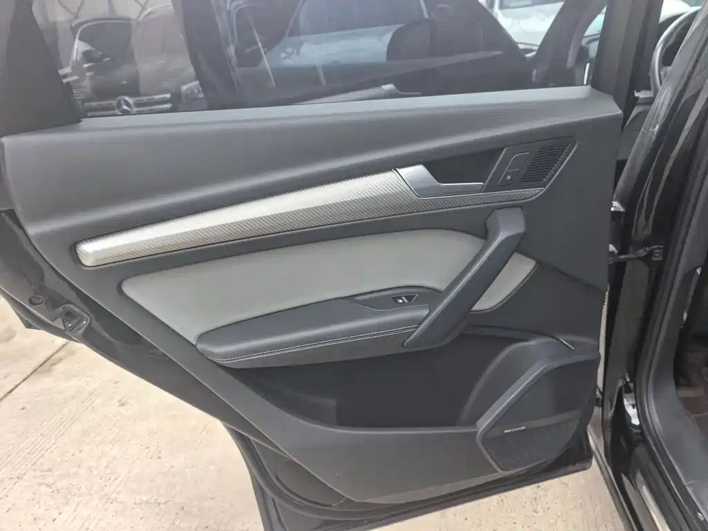 Audi Q5L 2018 — фото 17