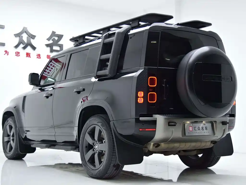 Land Rover Defender 2023 — фото 21