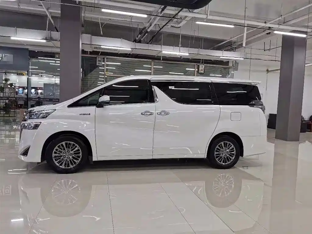 Toyota Vellfire 2019 — фото 8