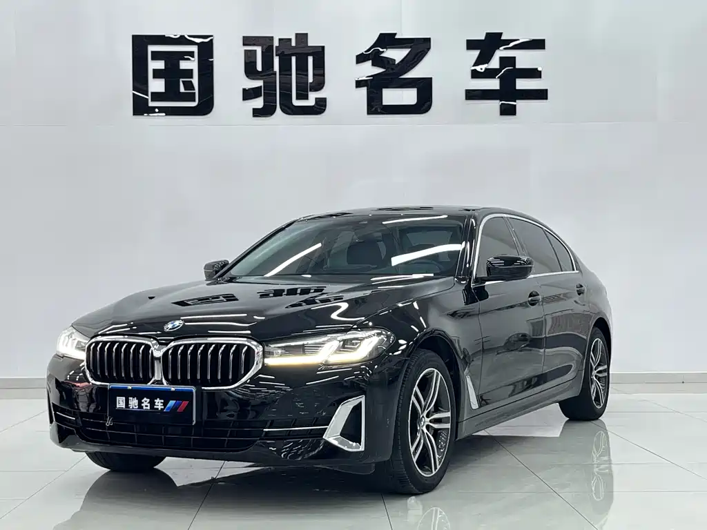 BMW 5 Series 2023 — фото 1
