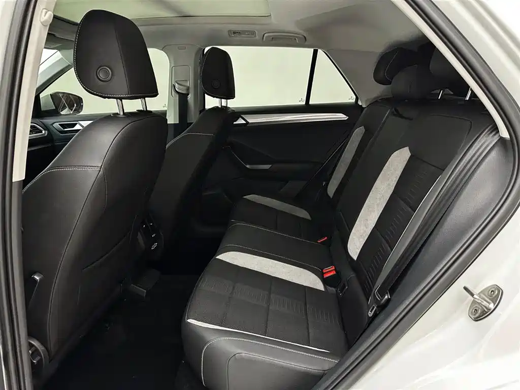 Volkswagen T-Roc 2022 — фото 22