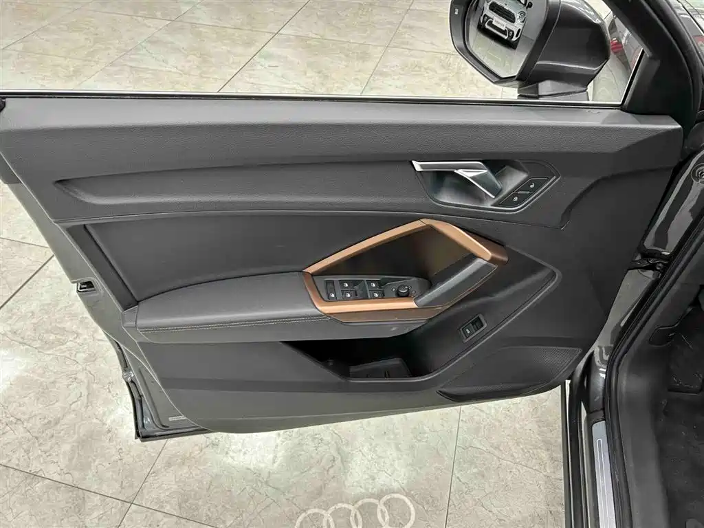 Audi Q3 2022 — фото 10