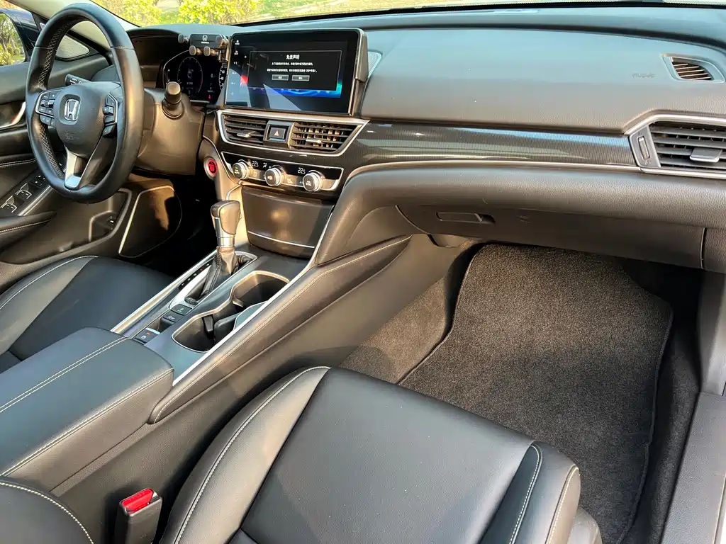 Honda Accord 2022 — фото 18