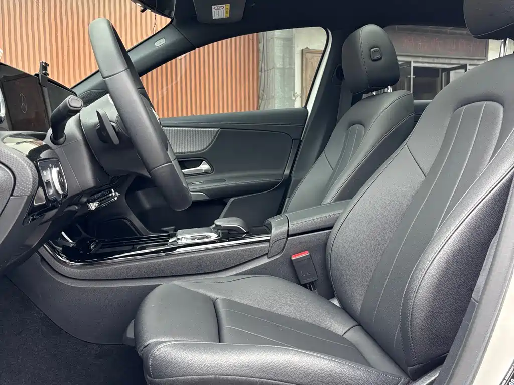 Mercedes-Benz A-Class 2020 — фото 7