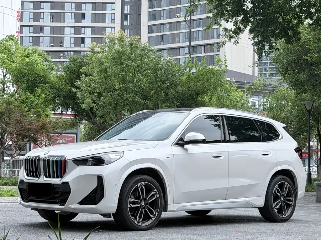 BMW X1 2023 — фото 1