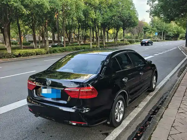 Volkswagen Lavida 2015