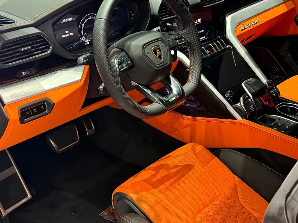 Lamborghini Urus 2022 — фото 13