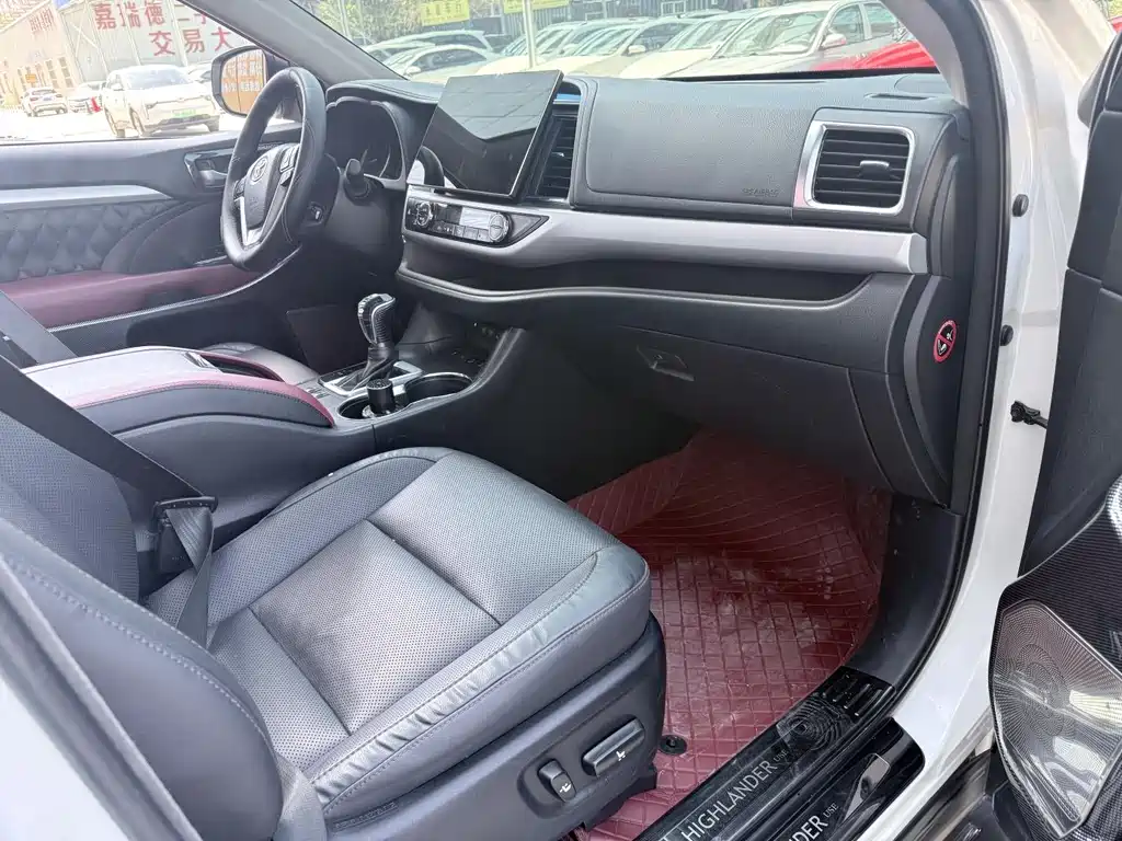 Toyota Highlander 2019 — фото 17