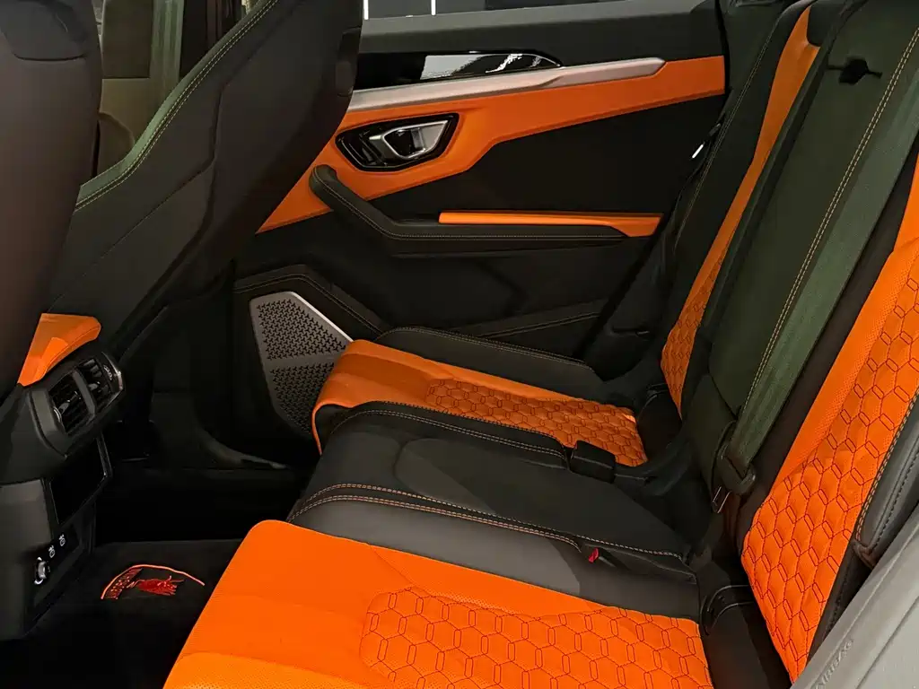 Lamborghini Urus 2022 — фото 12