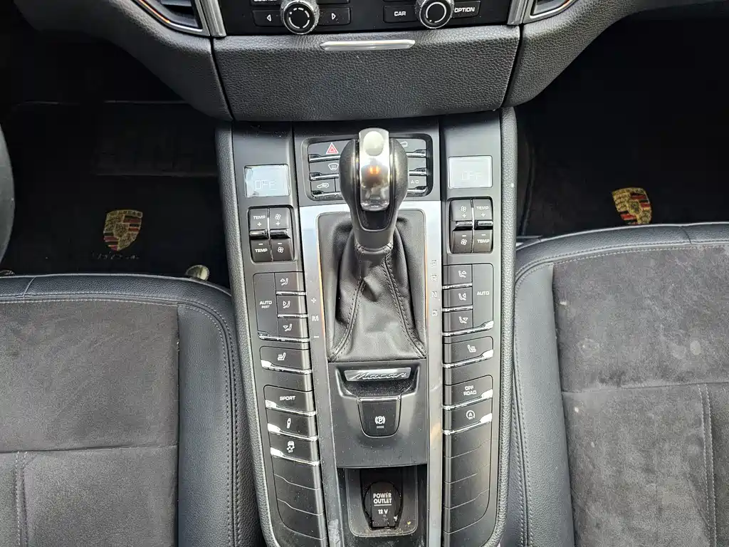 Porsche Macan 2015 — фото 11