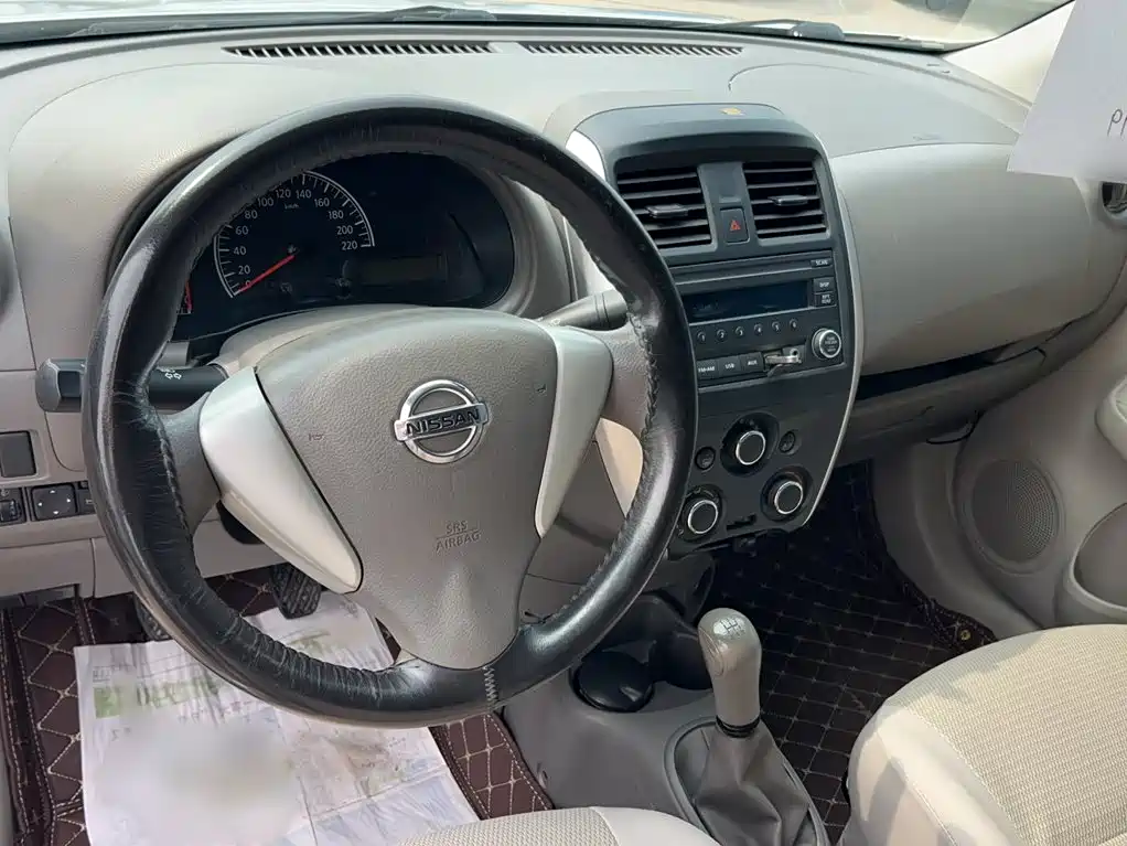Nissan Sunny 2016 — фото 11