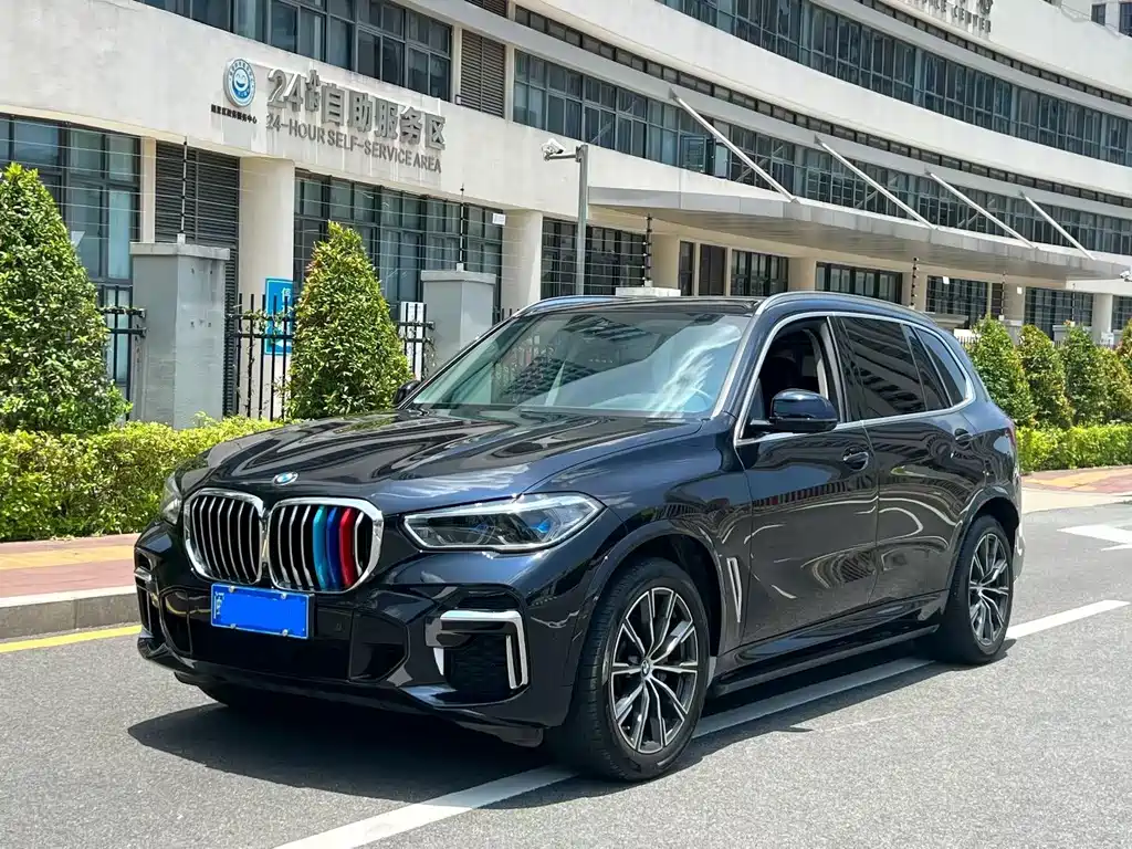 BMW X5 2022 — фото 1