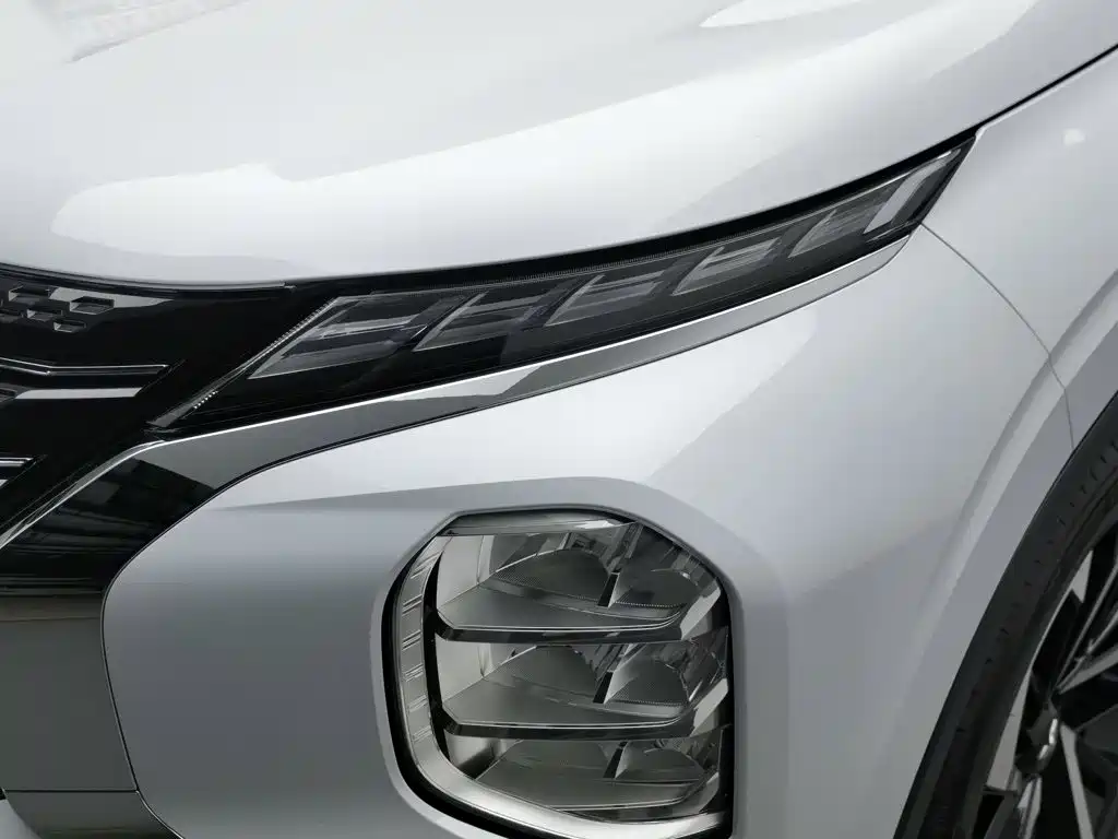Mitsubishi Outlander 2023