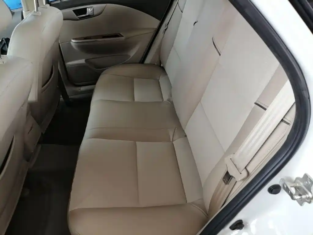 Buick Excelle 2015 — фото 17