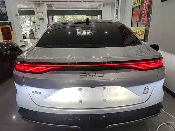BYD Han L 2025