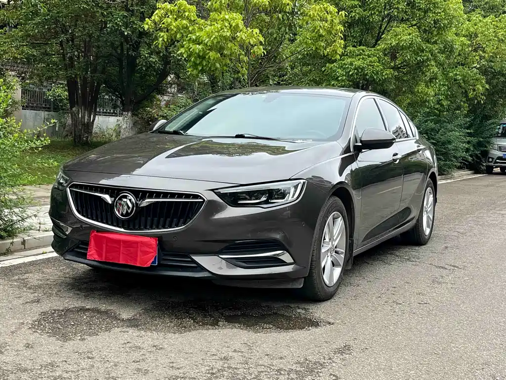 Buick Regal 2018 — фото 1