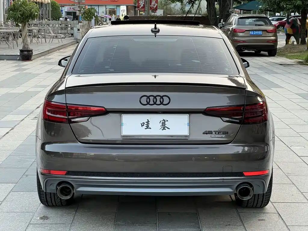 Audi A4L 2018