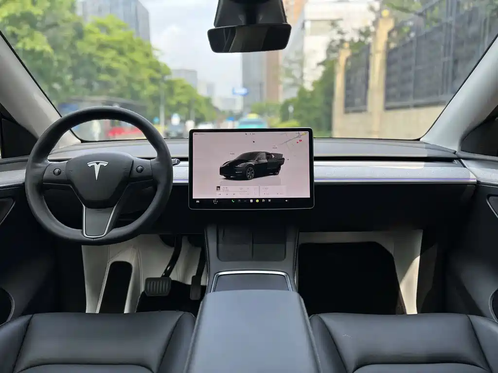 Tesla Model Y 2023 — фото 13