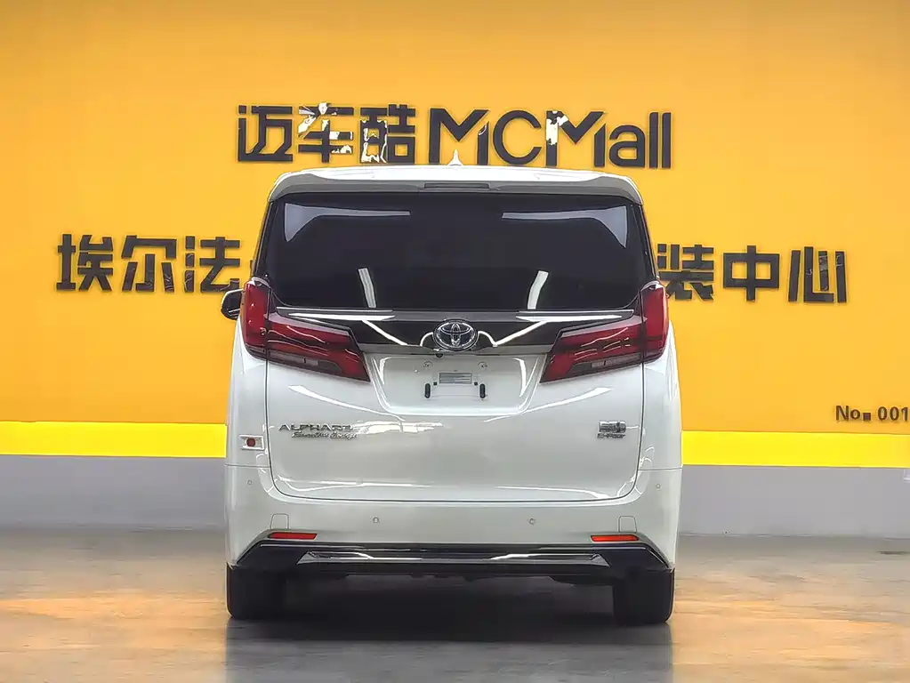 Toyota Alphard 2023 — фото 6