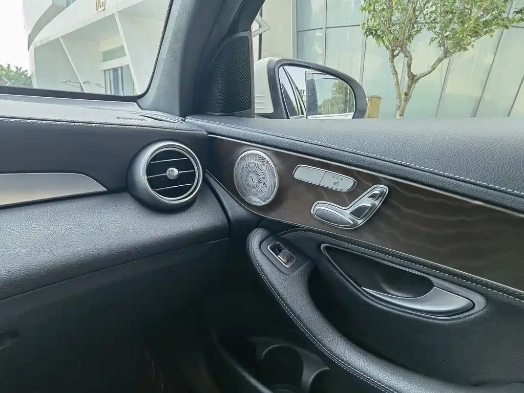 Mercedes-Benz GLC 2019 — фото 14
