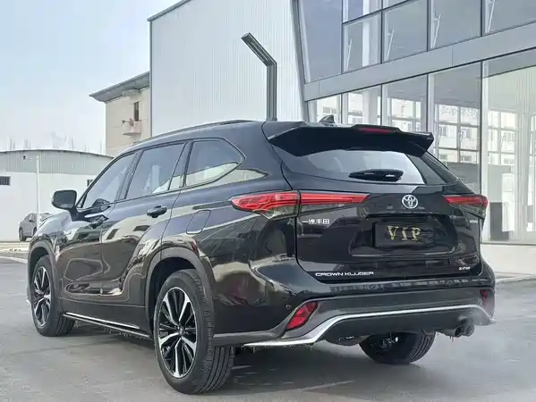 Toyota Crown Kluger 2023
