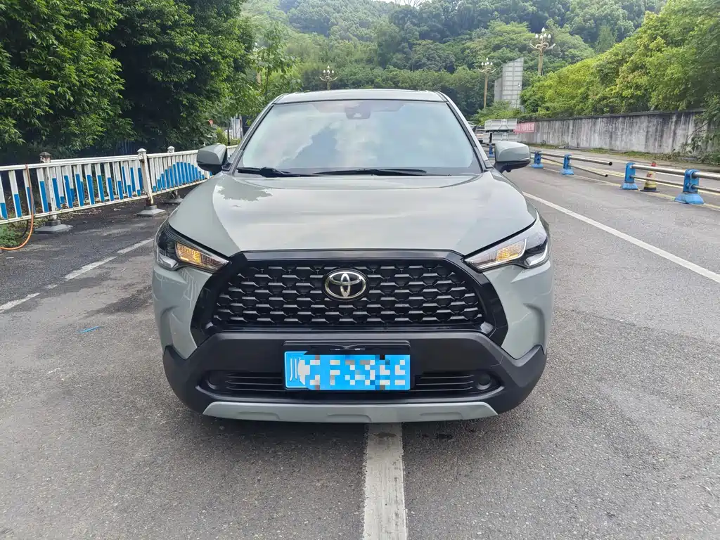 Toyota Corolla Cross 2022 — фото 2