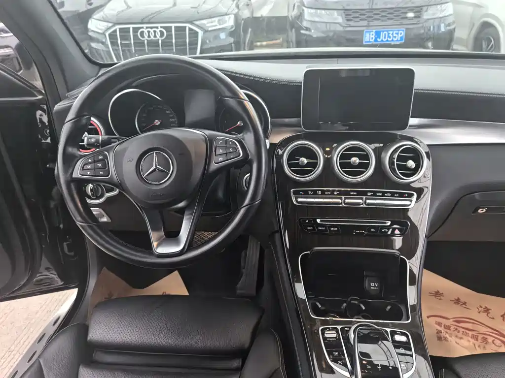 Mercedes-Benz GLC 2019 — фото 23