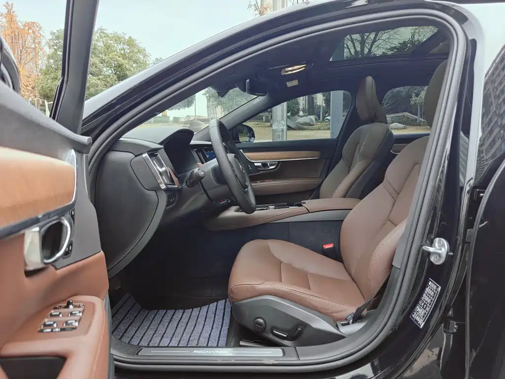 Volvo S90 PHEV 2023 — фото 15